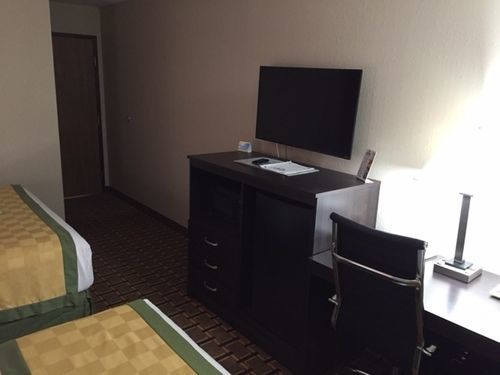 Days By Wyndham -ball State Muncie